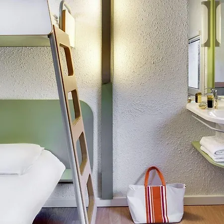 Hotel Cité De L'espace Hurel 2*