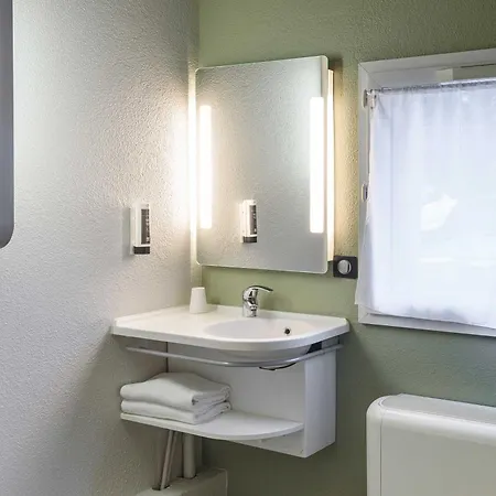 Cite De L'espace Hurel Otel 2*