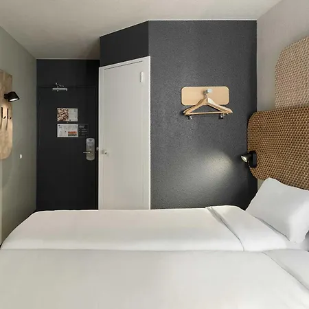 Otel Cite De L'espace Hurel